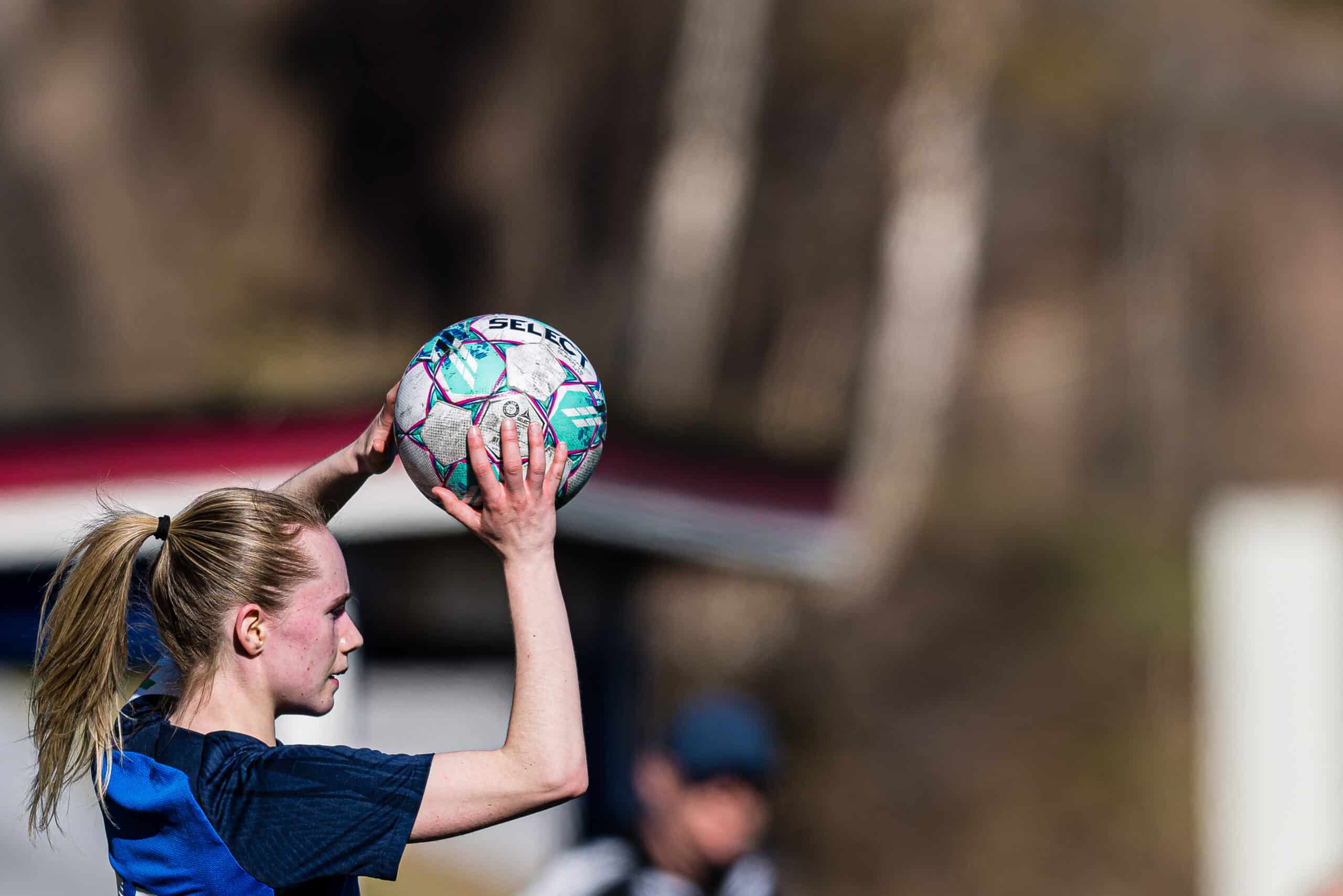 230422 Thea Mikkelsen of Grei during the 1. division football match between Grei and Fyllingsdalen on April 22, 2023 in Oslo.Photo: Marius Simensen / BILDBYRÅN / Cop 238